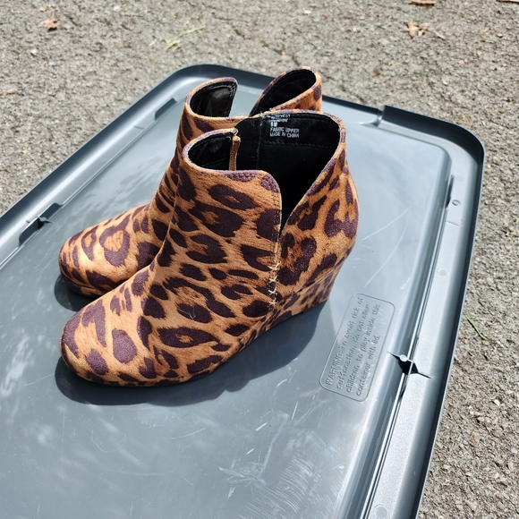 Rampage leopard print wedge booties women's 6 - Picture 2 of 6